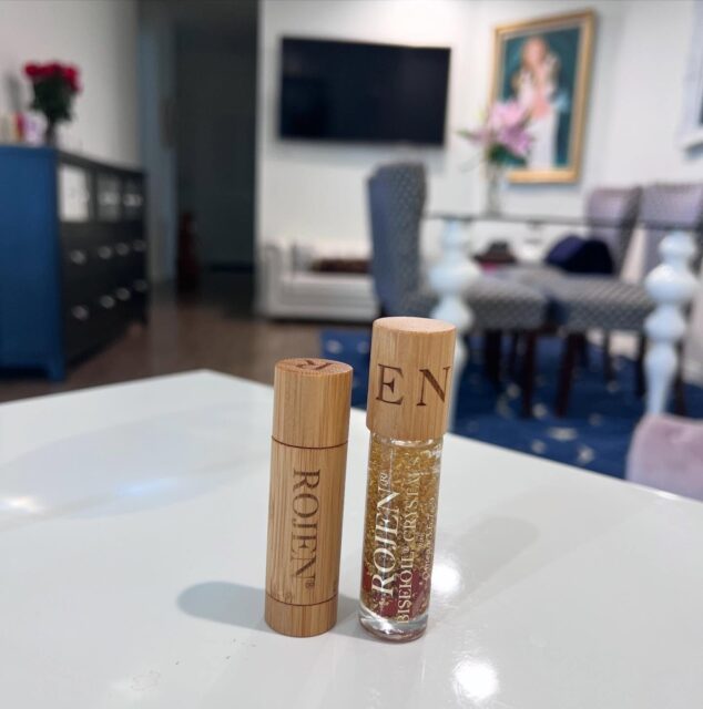 朝晩空気がひんやりしてきたこの頃
肌も心も満たしたいケアにオススメ💖🌹
美整オイル®ゴールデンローズ💎
最高級オーガニック成分が凝縮された“ダマスク、ホワイト、ローズ・ド・メイ”を贅沢にブレンドした、上質・贅沢・深みのある美整オイルが、あなたの肌と心をやさしく包み込んで究極の美を育成します🥰
乾きもキメも落ち着いて肌がホッとする💕
肌が整って呼吸が深くなる☺️
満足感で心が満たされる🤩
そんな“美のYES”を手に入れましょう❣️
『ゴールデンローズ美整オイル®』
https://rojen.jp/golden-rose-biseioil/
✨✨✨ 💖 ✨✨✨
ROJEN公式サイト
🇯🇵日本
rojen.jp
スキンケアご購入ダイレクトページ
https://rojen.jp/bisei-oil/shop/
🇺🇸USA
rojenusa.com
ROJEN Organic Skincare https://rojenusa.com/biseioil/
#ROJEN #ロジェン #biseioil #美整オイル #魔法の5秒リフト #塗るサプリメント #ニキビ跡 #弾力ある肌に変身 #ほうれい線 #目元のたるみ #シミ対策 #シワ対策 #乾燥肌ケア #乾燥肌対策 #毛穴の黒ずみ #肌のシミ