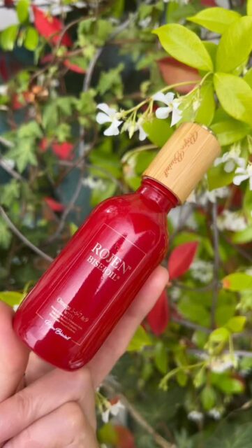 老化肌は栄養素が足りない証。
若々しい素肌を取り戻すための必須栄養素。
オメガ3.6.7&9
プラス
何千本のバラのエイジングケアの栄養素が
プラス
26以上の抗酸化物質ビタミンミネラル配合
たった一本で
エイジングケアが完了する。
ハリウッドが愛するスキンケア、
信頼のROJEN
🌹
ROJEN公式サイト�
🇯🇵日本
rojen.jp
スキンケアご購入ダイレクトページ
https://rojen.jp/bisei-oil/shop/
🇺🇸USA
rojenusa.com
ROJEN Organic Skincare �https://rojenusa.com/biseioil/