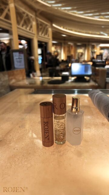 香水の概念を変える
美整ローズオットー
PERFUME
🌟🌟🌟🌟🌟🌟🌟

美整オイル（スキンケア）の上から
「少量のスペシャルケア」
または「香水」として
最高のエイジングケアを叶えます。

🤍美整ローズオットー
ホワイトローズ パフューム
濃厚で甘く気品溢れる芳香『白き貴婦人』
https://rojen.jp/bisei-oil/bisei-rose-otto/#white-rose

✨✨✨ 💖 ✨✨✨
ROJEN公式サイト
🇯🇵日本
rojen.jp
スキンケアご購入ダイレクトページ
https://rojen.jp/bisei-oil/shop/
🇺🇸USA
rojenusa.com
ROJEN Organic Skincare
https://rojenusa.com/biseioil/

#ROJEN #biseioil #美整オイル #エイジングケア #スキンケア #美容 #紫外線対策 #美容オイル #美肌 #オーガニック #美容液 #ローズオットー #ホワイトローズ #ダマスクローズ #ローズドメイ #damaskrose #roseottoessentialoil #organic #roseottoessentialoil #calming #relaxing