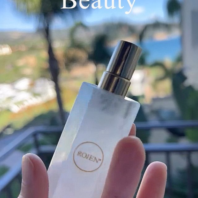 🤍美整オイル®ホワイトローズ
メラニン生成を抑える
パワーが凝縮
https://rojen.jp/white-rose-biseioil/

ROJEN® BISEIOIL®
美整オイル®で
Glow your Beauty
肌細胞に目覚めを

✨✨✨ 💖 ✨✨✨
ROJEN公式サイト
🇯🇵日本
rojen.jp
スキンケアご購入ダイレクトページ
https://rojen.jp/bisei-oil/shop/
🇺🇸USA
rojenusa.com
ROJEN Organic Skincare
https://rojenusa.com/biseioil/

#ブースターオイル #導入美容オイル #ローズオットー #ご褒美スキンケア #うるおい美肌 #毛穴レス肌 #肌の土台を整える #スキンケアルーティン #わたしの美肌習慣 #ROJEN #ロジェン #美整オイル #ゆらぎ肌ケア #季節の変わり目スキンケア