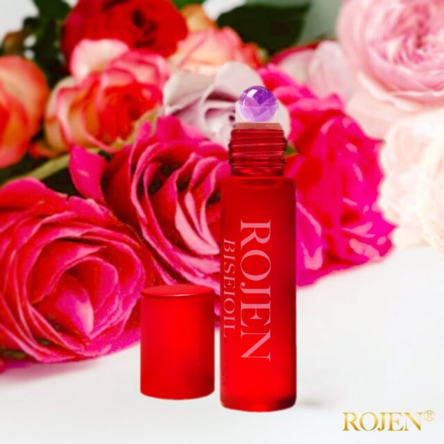 お出かけの際にバックに入れて、
いつでもどこでもケア グロスとして、
ハンドクリームとしてなど
あらゆる用途で使えます。
🌹お出かけの瞬間も大切に🥰
美整オイルロールオン
https://rojen.jp/biseioil-rollon/
✨✨✨ 💖 ✨✨✨
🇯🇵日本
ROJEN公式サイト
rojen.jp
スキンケアご購入ダイレクトページ
https://rojen.jp/bisei-oil/shop/
メルマガ登録でいち早くお知らせGET❣️
https://rojen.jp/mailmagazine/
公式LINE登録で特別メッセージをGET❣️
https://lin.ee/EdDlMnt
インスタフォロー&Facebookフォロー
https://www.instagram.com/rojenofficial/
https://www.facebook.com/rojen.biseioil/
✨✨✨ 💖 ✨✨✨
🇺🇸USA
ROJEN Official
rojenusa.com
ROJEN Organic Skincare
https://rojenusa.com/biseioil/
Subscribe by Email:
https://rojenusa.com/newsletter/
Follow on Instagram:
https://www.instagram.com/rojenofficial/
✨ You’ll receive exclusive discounts and
special offers with every newsletter!
#ブースターオイル #導入美容オイル #ローズオットー #ご褒美スキンケア #うるおい美肌 #毛穴レス肌 #肌の土台を整える #スキンケアルーティン #わたしの美肌習慣 #ROJEN #ロジェン #美整オイル #ゆらぎ肌ケア #季節の変わり目スキンケア