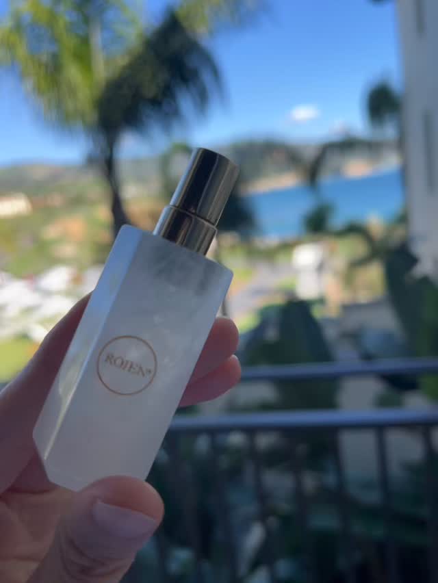 あなたの美しさを覚醒させる
最強栄養素が凝縮
塗るサプリのパイオニアROJEN®
高濃度オメガセラム ＋ 
ダイアモンドローズオットーのひと滴

水素蒸留法だから叶えられる
エイジングパワーが凝縮された幻の香水
ブルガリアの歴史あるオーガニックローズ園から
ダイヤモンドのように輝く透明度と鮮度を保つ
幻のローズオットーを日本にダイレクトに輸入

❤️詳しくはこちらから
https://rojen.jp/products/bisei-rose-otto/

✨✨✨ 💖 ✨✨✨
🇯🇵日本
ROJEN公式サイト
rojen.jp
スキンケアご購入ダイレクトページ
https://rojen.jp/bisei-oil/shop/

メルマガ登録でいち早くお知らせGET❣️
https://rojen.jp/mailmagazine/

公式LINE登録で特別メッセージをGET❣️
https://lin.ee/EdDlMnt

インスタフォロー＆Facebookフォロー
https://www.instagram.com/rojenofficial/
https://www.facebook.com/rojen.biseioil/

✨✨✨ 💖 ✨✨✨
🇺🇸USA
ROJEN Official
rojenusa.com
ROJEN Organic Skincare 
https://rojenusa.com/biseioil/

Subscribe by Email:
https://rojenusa.com/newsletter/

Follow on Instagram:
https://www.instagram.com/rojenofficial/

✨ You’ll receive exclusive discounts and
 special offers with every newsletter!

#ROJEN #biseioil #美整オイル #アンチエイジング #エイジングケア スキンケア 美容  紫外線対策 美容オイル 美肌 オーガニック 信澤美帆 プレゼント mihonobusawa  美容液  スキンケア 乾燥肌ケア 乾燥肌対策  ローズオットー ホワイトローズ ダマスクローズ 紫外線予防 damaskrose whiterose  roseottoessentialoil organic roseottoessentialoil calming relaxing